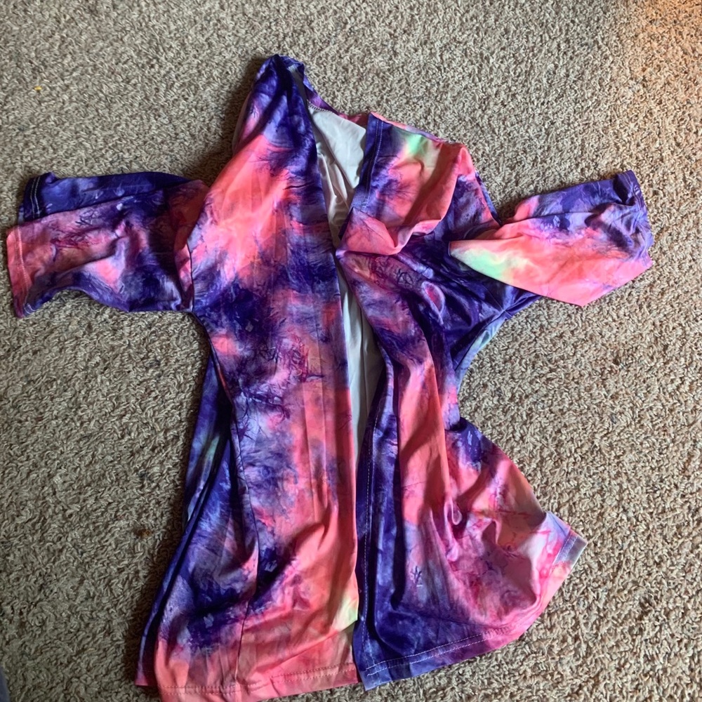 Beautiful NWOT Tie Dye Kimono